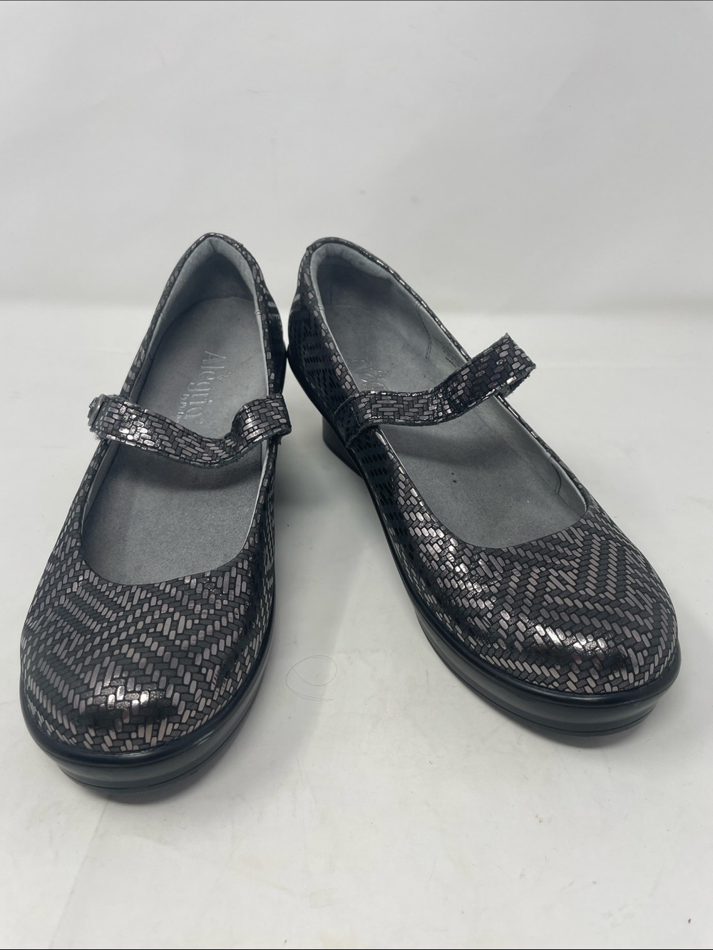 Alegria Metallic Gray Mary Jane Wedged Flats with Patterned Upper Size 8.5